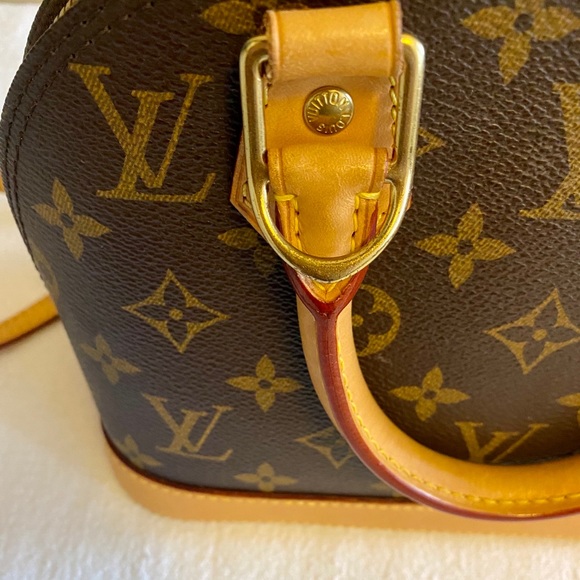❌SOLD❌Louis Vuitton: Alma BB Monogram - Picture 10 of 16